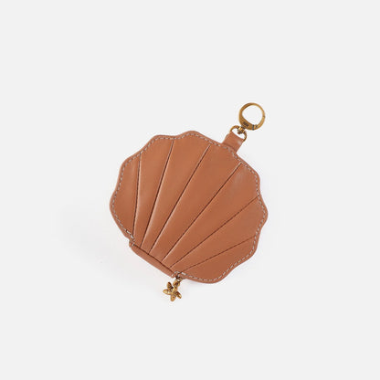 Seashell Clip Pouch in Smooth Leather