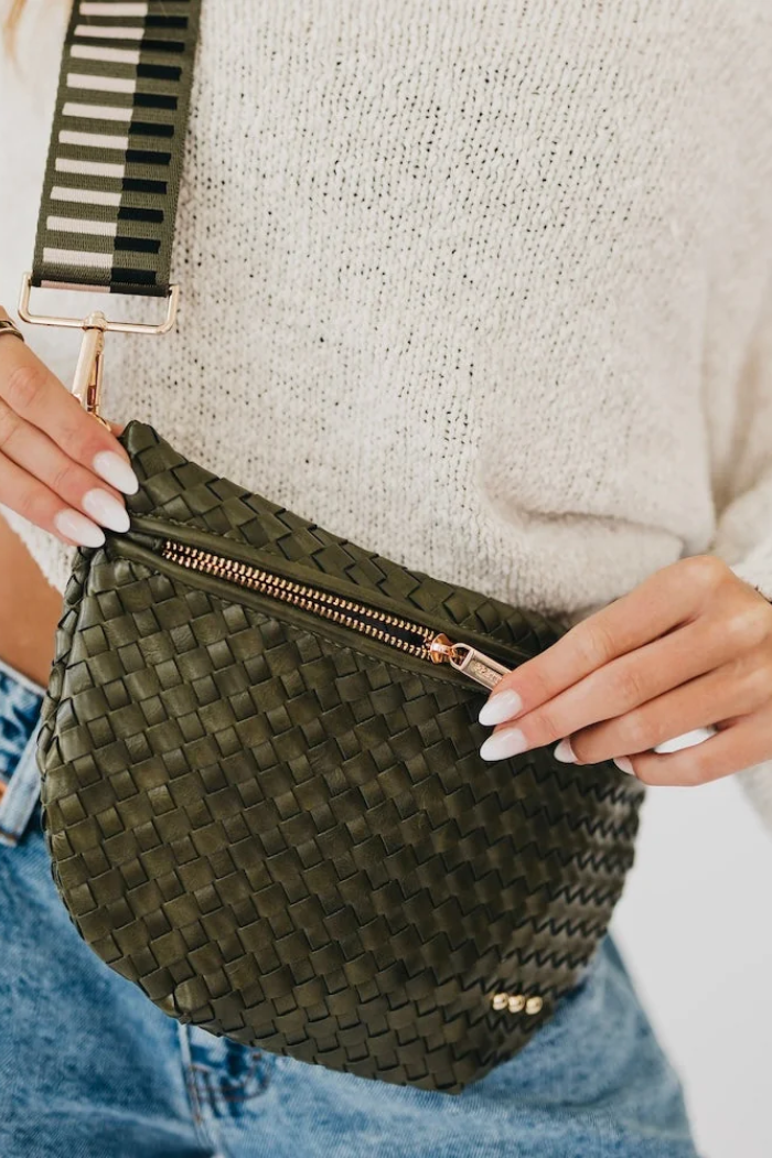 OLIVE WESTLYN WOVEN BUM